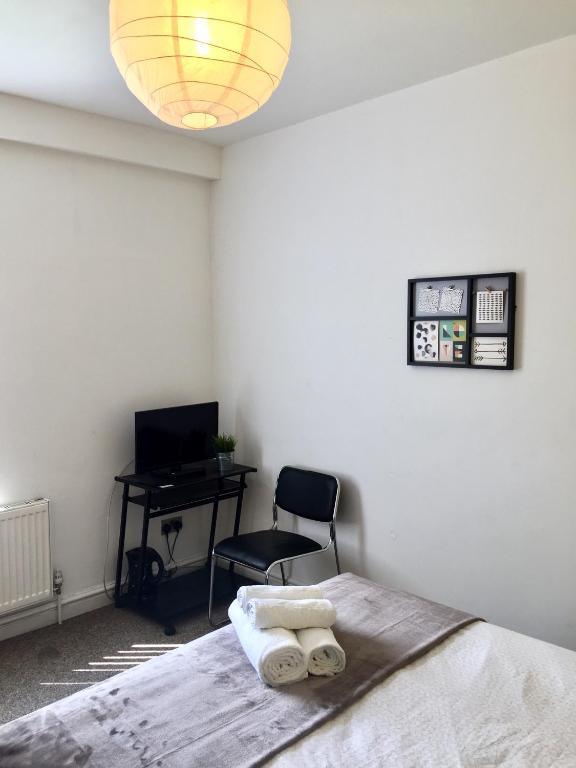 Summerfield House room 3